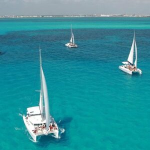 isla mujeres en catamaran